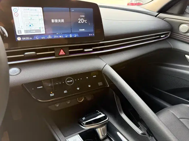 Hyundai Elantra — Фото автомобиля 9