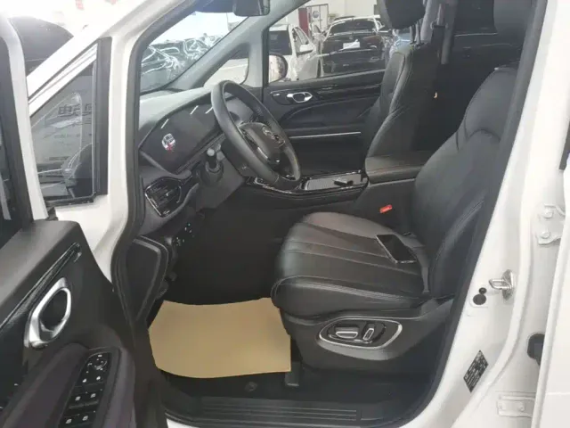 GAC Trumpchi M6 — Фото автомобиля 14