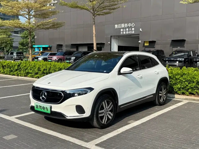 Фотография автомобиля — Mercedes-Benz EQA
