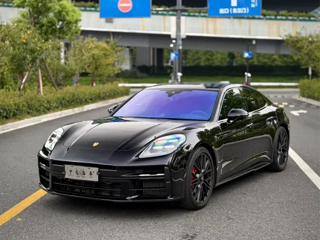 Фотография автомобиля — Porsche Panamera