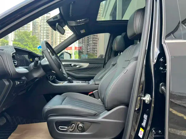 GAC Trumpchi GS8 — Фото автомобиля 13