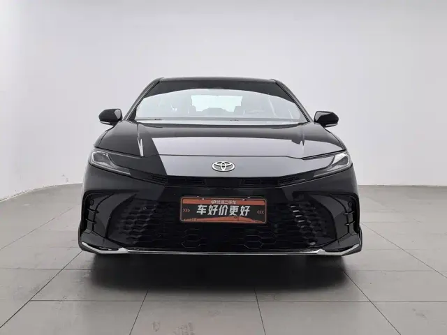 Toyota Camry — Фото автомобиля 3
