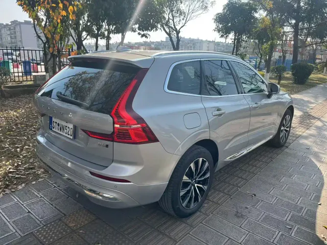 Volvo XC60 — Фото автомобиля 5