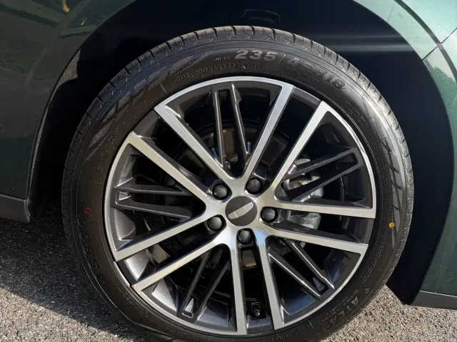 Geely Emgrand — Фото автомобиля 6