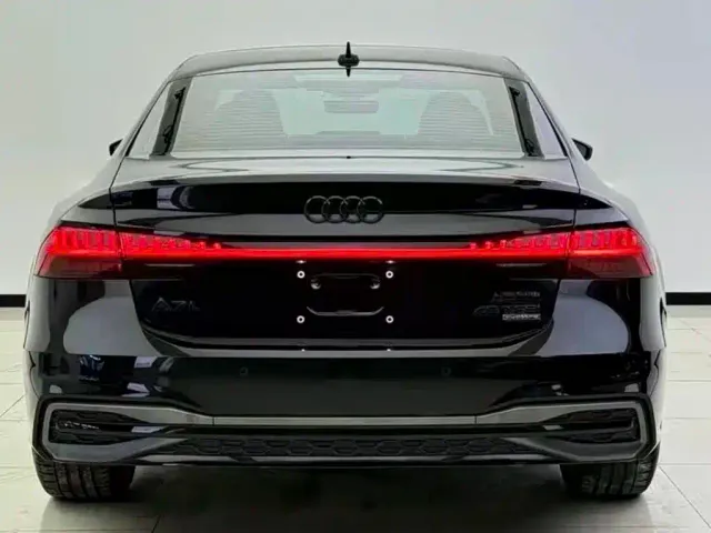 Audi A7L — Фото автомобиля 11