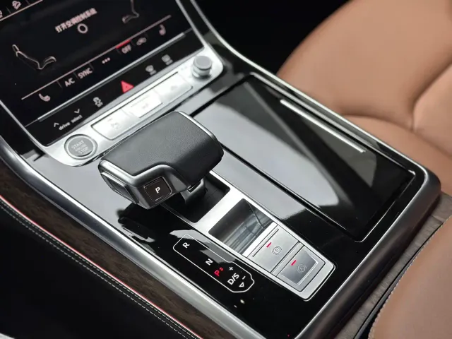 Audi Q7 — Фото автомобиля 23