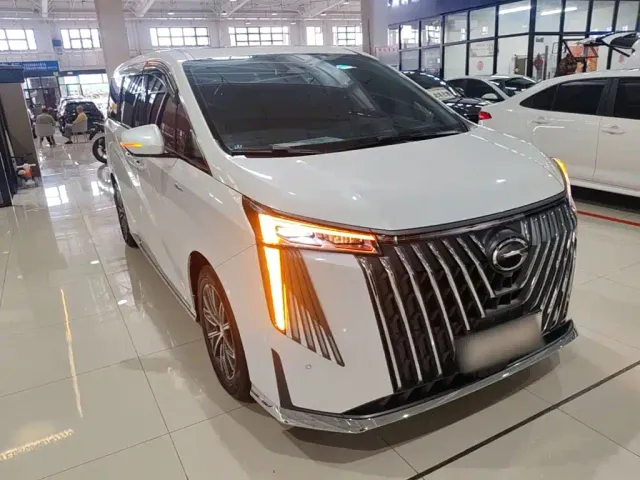 GAC Trumpchi M8 — Фото автомобиля 3