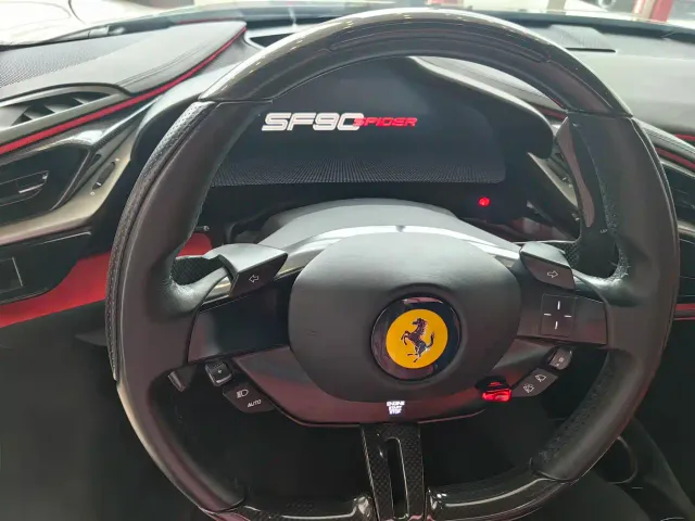 Ferrari SF90 — Фото автомобиля 7