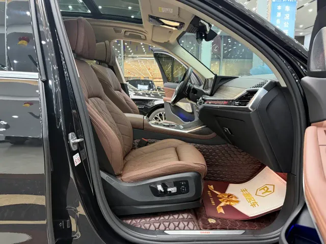 BMW X7 — Фото автомобиля 7