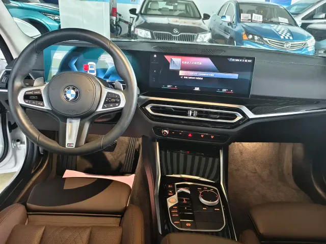 BMW 3 Series — Фото автомобиля 5