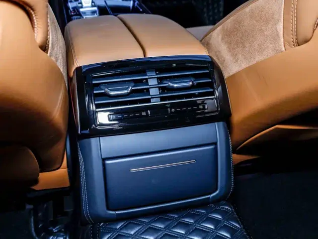 Audi A8 — Фото автомобиля 23