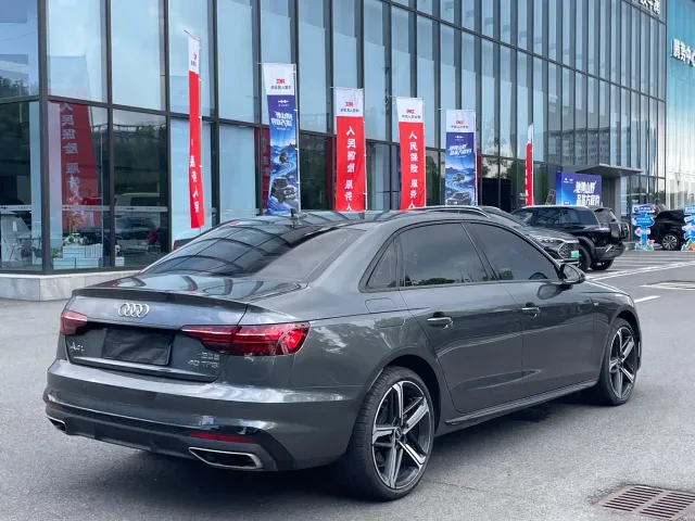Audi A4L — Фото автомобиля 15