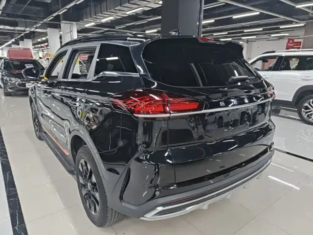 Geely Boyue — Фото автомобиля 4