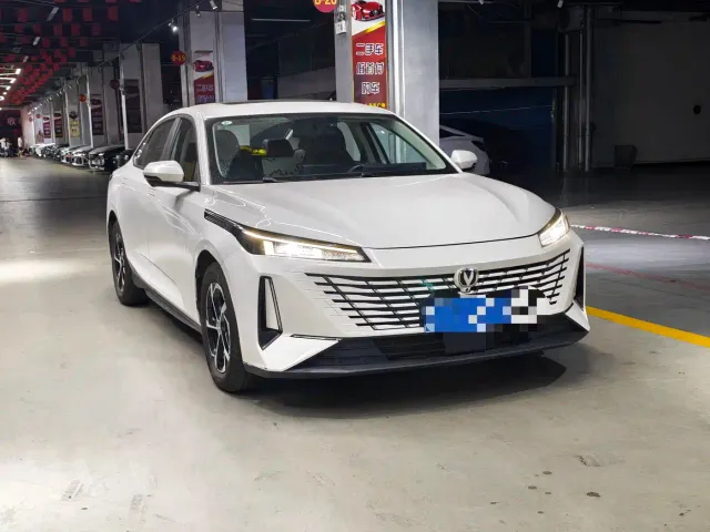 Changan Eado — Фото автомобиля 3