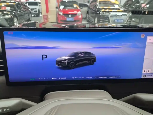 IM Motors LS6 — Фото автомобиля 11