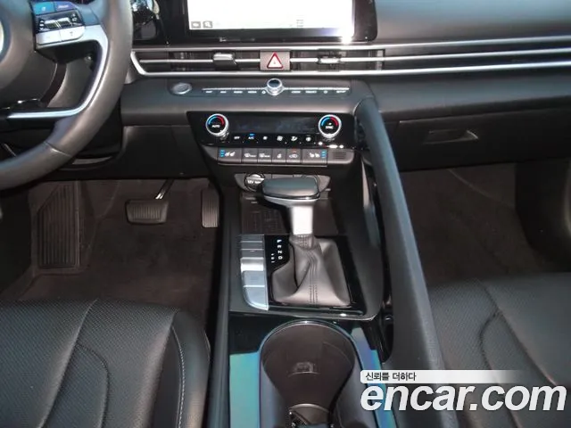 Hyundai Avante CN7 — Фото автомобиля 11