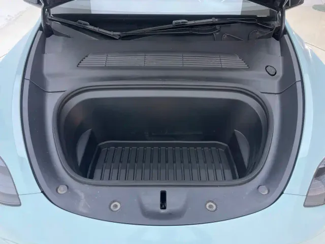Tesla Model Y — Фото автомобиля 22