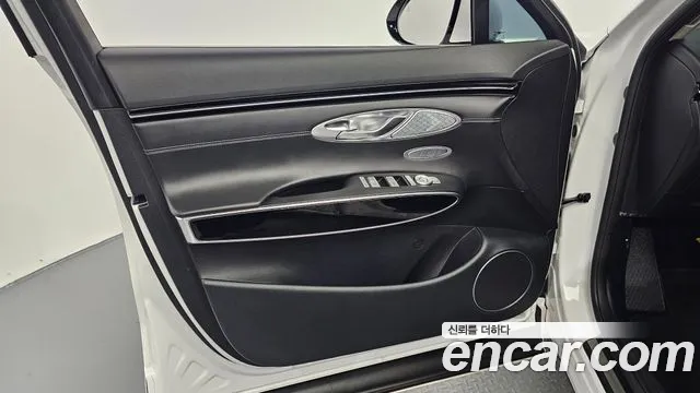 Genesis GV70 — Фото автомобиля 20