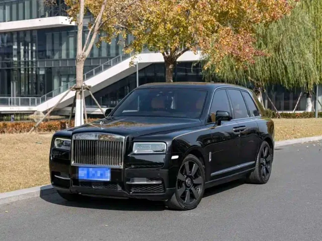 Фотография автомобиля — Rolls-Royce Cullinan
