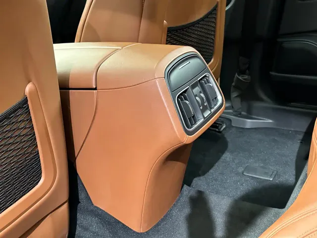 Maserati Levante — Фото автомобиля 21