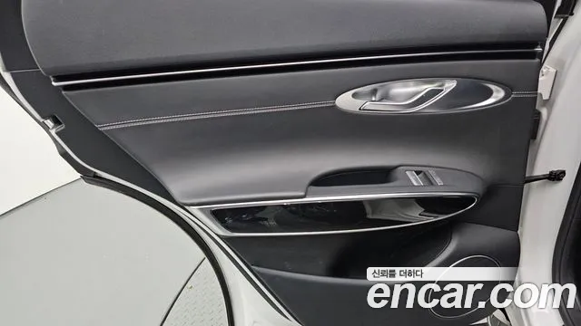Genesis GV70 — Фото автомобиля 24