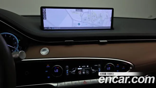 Genesis GV70 — Фото автомобиля 15