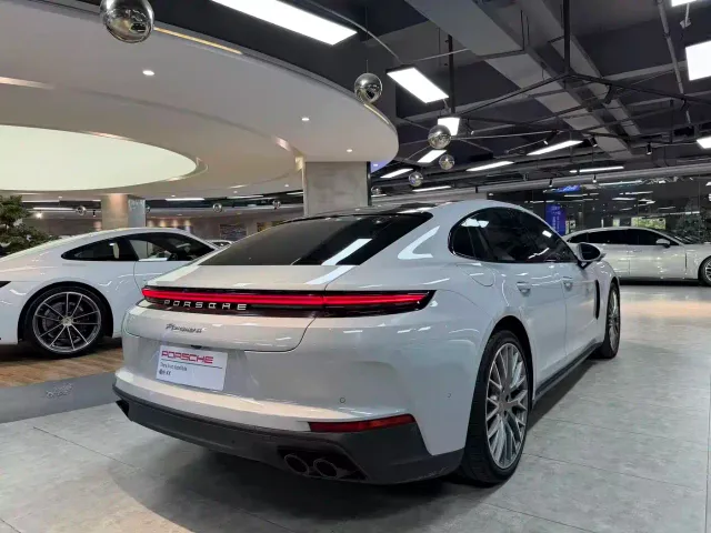 Porsche Panamera — Фото автомобиля 9