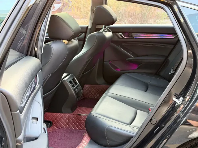 Honda Accord — Фото автомобиля 8