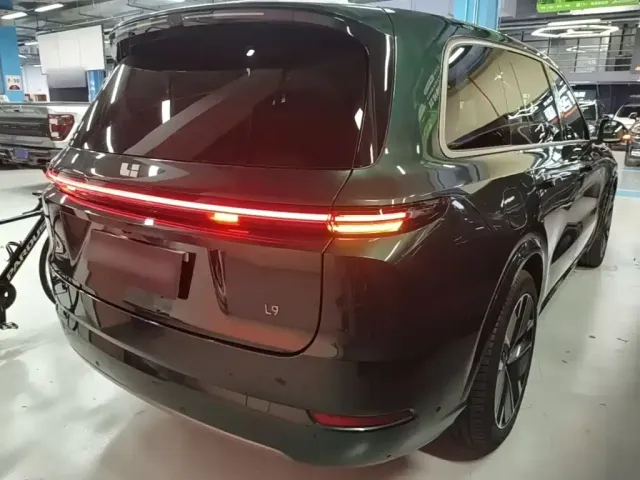 Li Auto L9 — Фото автомобиля 6
