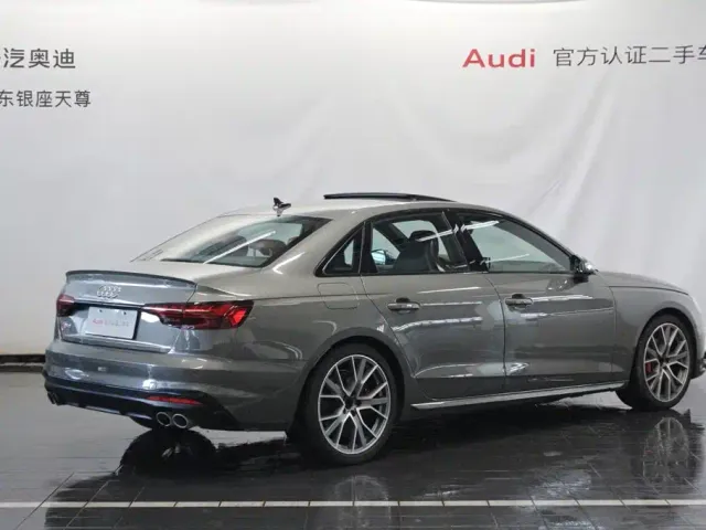 Audi S4 — Фото автомобиля 5