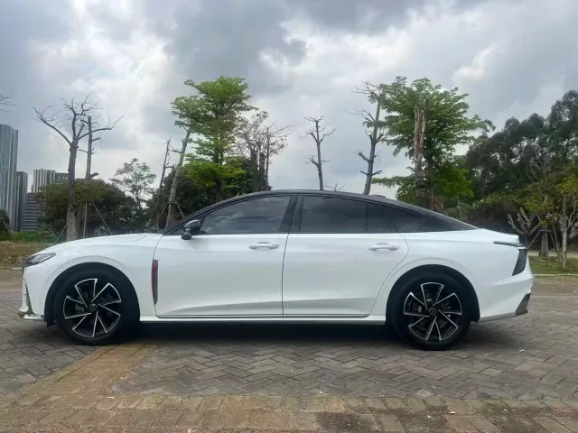Hongqi H6 — Фото автомобиля 14