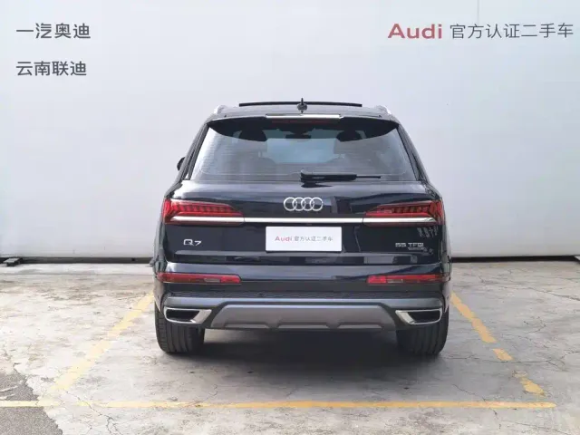 Audi Audi Q7 2023 45 TFSI quattro S line Sport — Фото автомобиля 5