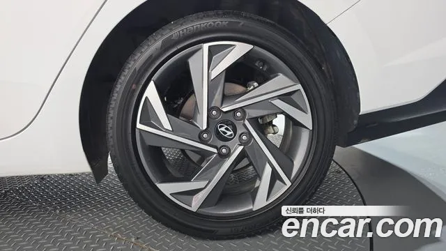 Hyundai Avante CN7 — Фото автомобиля 21