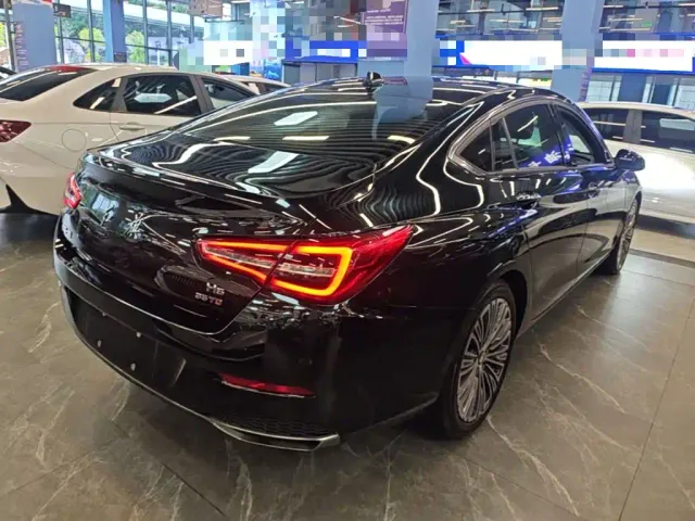 Hongqi H5 — Фото автомобиля 6