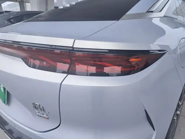 BYD Han L — Фото автомобиля 7