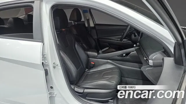 Hyundai Avante CN7 — Фото автомобиля 16