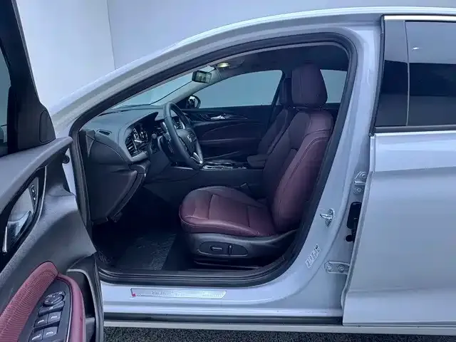 Buick Regal — Фото автомобиля 5
