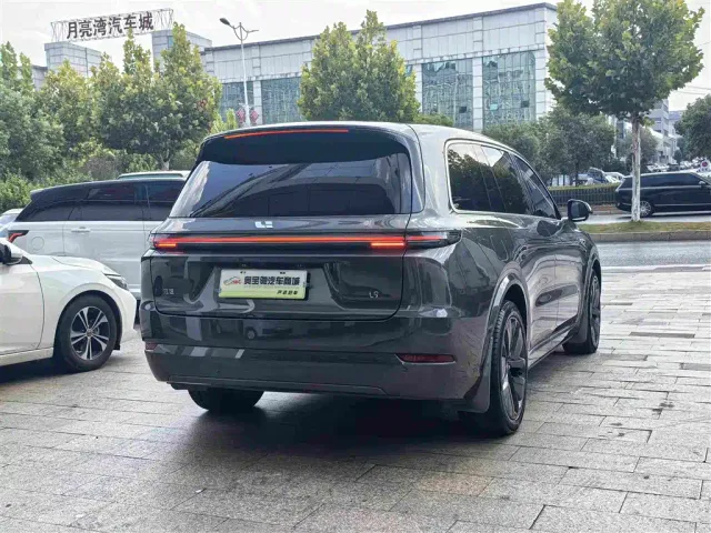 Li Auto L9 — Фото автомобиля 7
