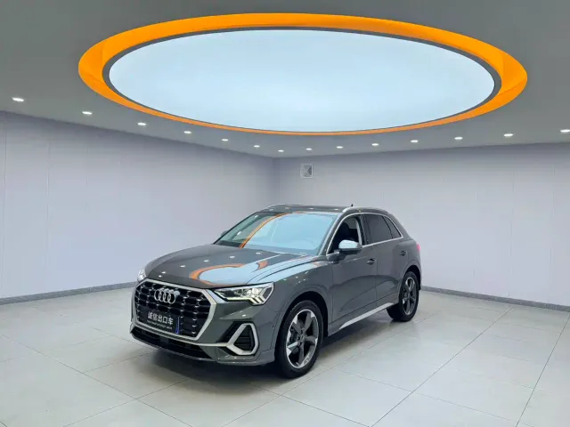 Фотография автомобиля — Audi Q3