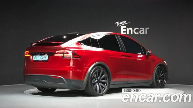 Tesla Model X — Фото автомобиля 2