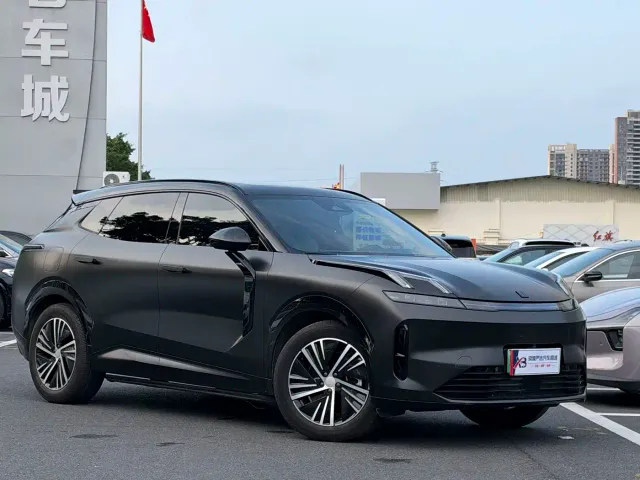 Lynk & Co 08 EM-P — Фото автомобиля 3