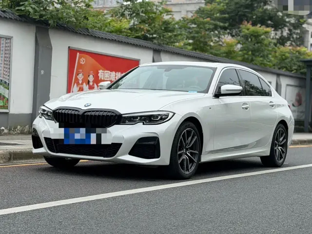 Фотография автомобиля — BMW 3 Series