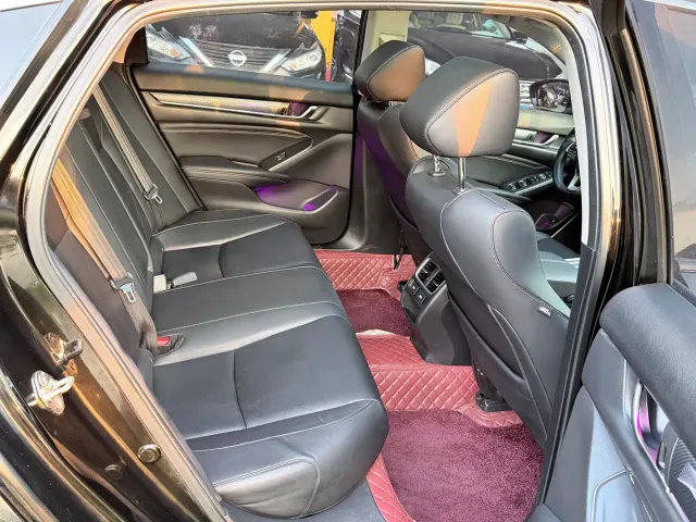 Honda Accord — Фото автомобиля 10