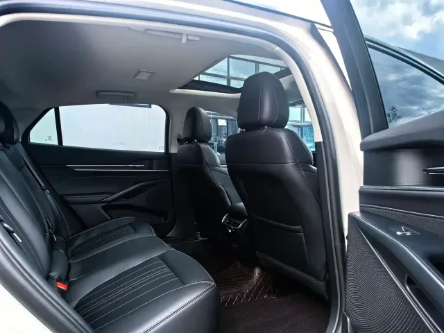 Ford Mondeo — Фото автомобиля 10