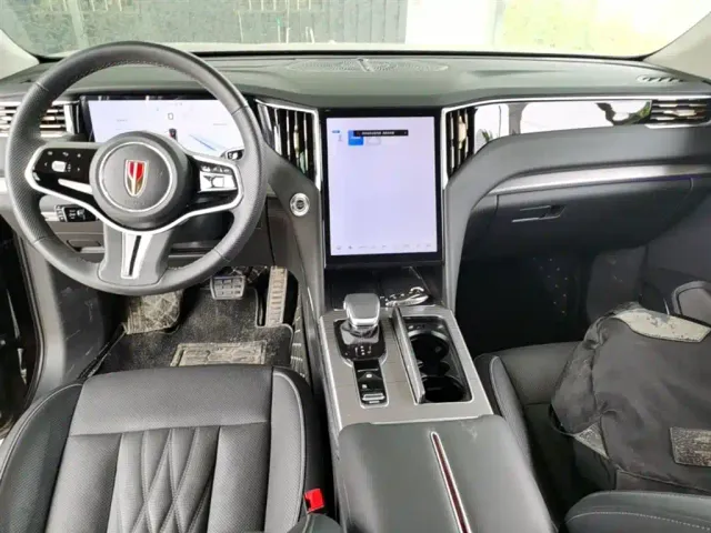 Hongqi HS7 PHEV — Фото автомобиля 9