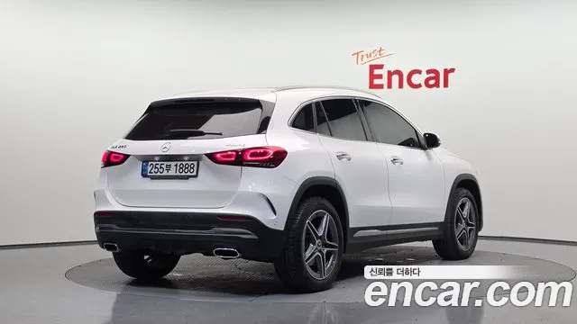 Mercedes-Benz GLA-Class — Фото автомобиля 2