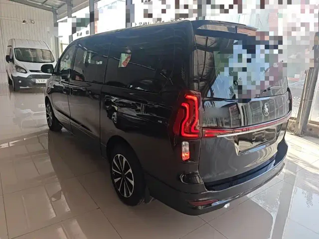 Forthing Fengxing M7 — Фото автомобиля 4