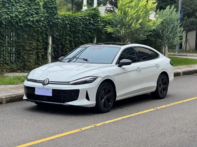 Фотография автомобиля — Volkswagen Lamando