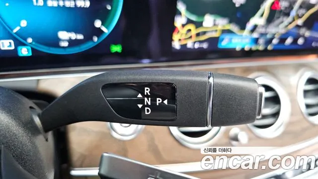 Mercedes-Benz E-Class — Фото автомобиля 7