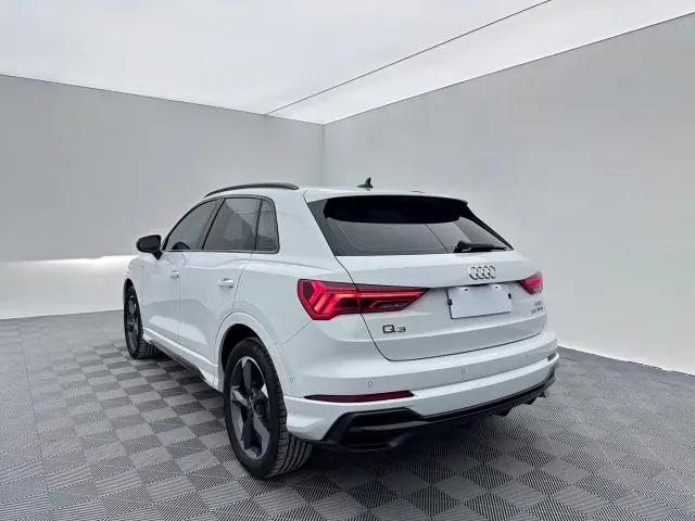 Audi Q3 — Фото автомобиля 4